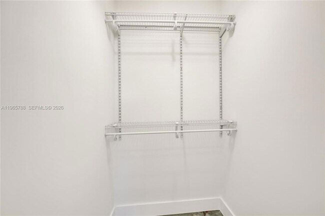 Building Photo - 5980 SW 40th Ave