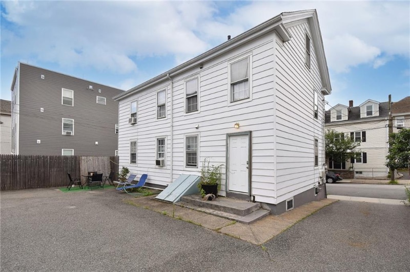 Building Photo - 6 Trenton St