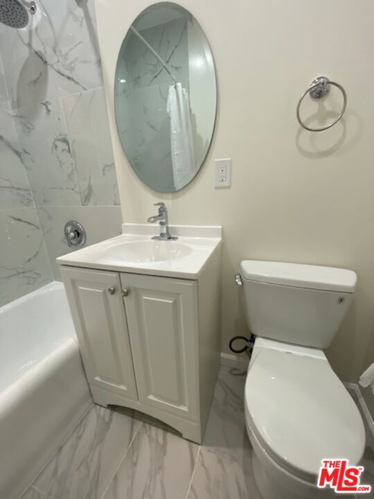 Building Photo - 814 S Hobart Blvd