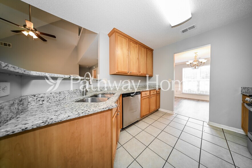 Building Photo - 229 Deodar Ln