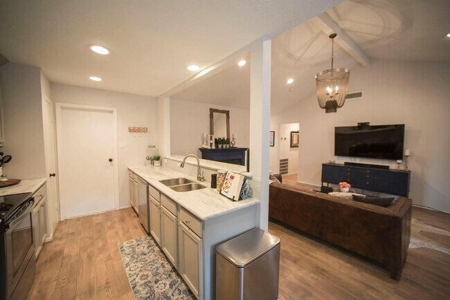 Building Photo - 3123 Lazy Spring Dr