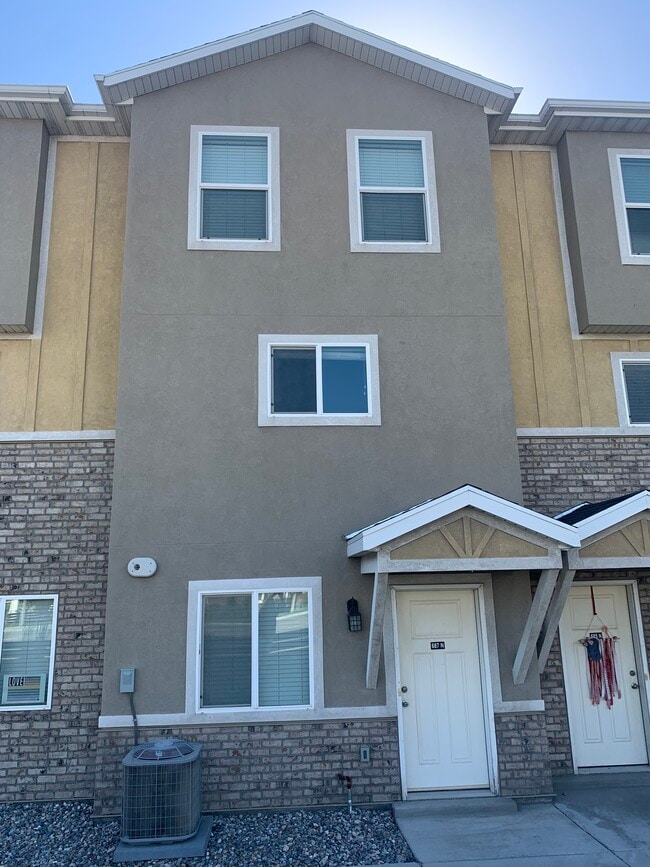 Building Photo - 687 N 30 E