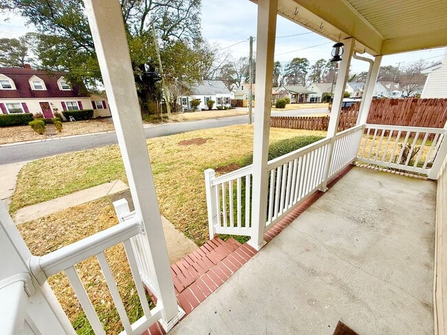 Building Photo - **4bed near MIL base- GRANITE/STAINLESS STEEL Appliances~ Roomates welcome!