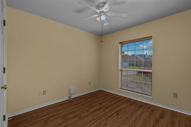 Building Photo - 4912 General Polk Dr