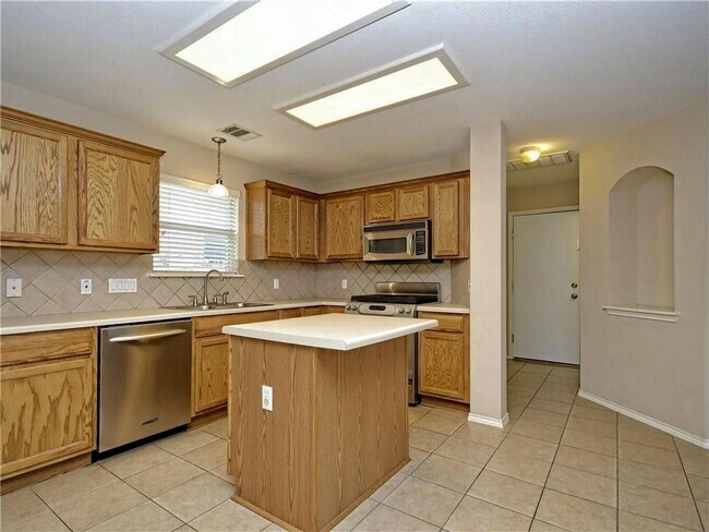 Building Photo - 11113 Crazy Well Dr