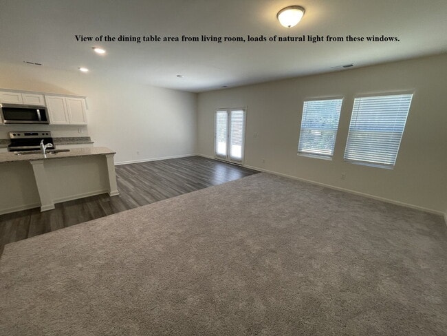 Building Photo - Beautiful 4BR