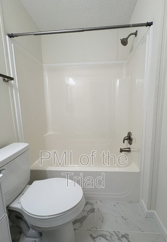 Building Photo - 589 Alvis Ln