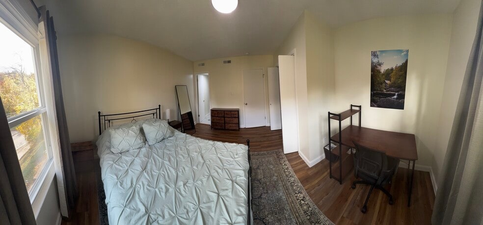 Building Photo - 735 Oakwood Rd