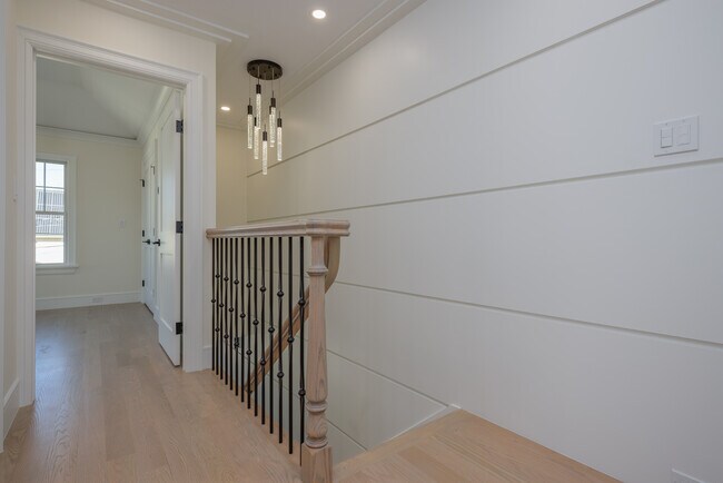 Building Photo - 7 Victoria Ln