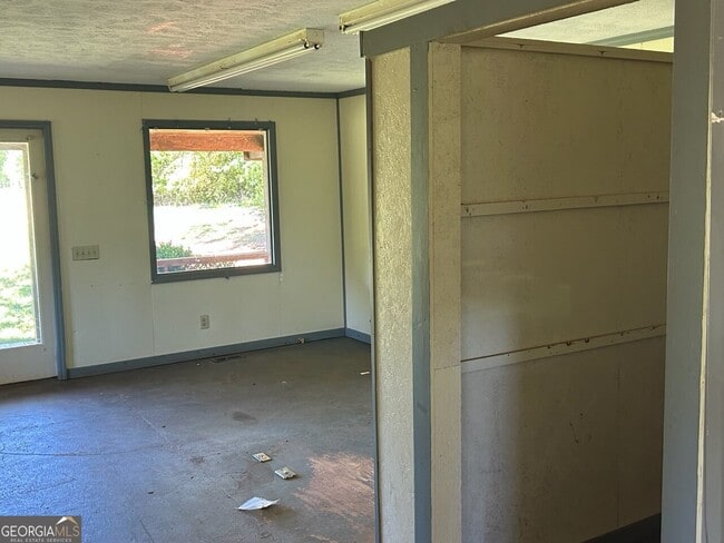 Building Photo - 1024 Stonepile Rd