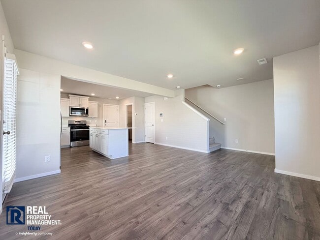 Building Photo - 2216 Trailside Dr NE
