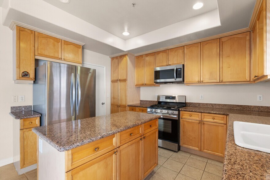 Building Photo - 15804 Crest Ln