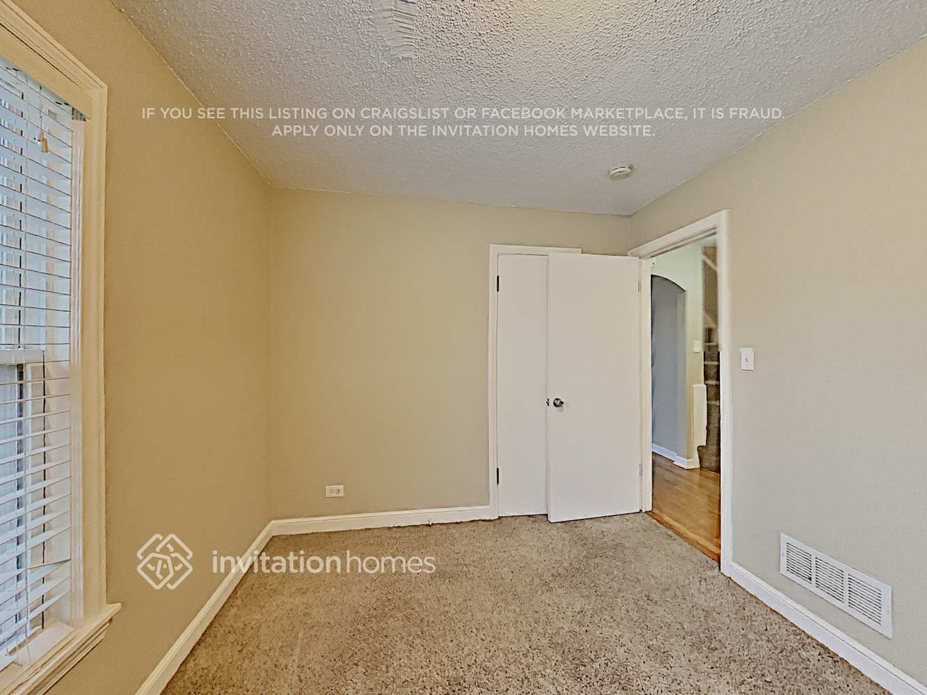 Building Photo - 4015 W 105th St