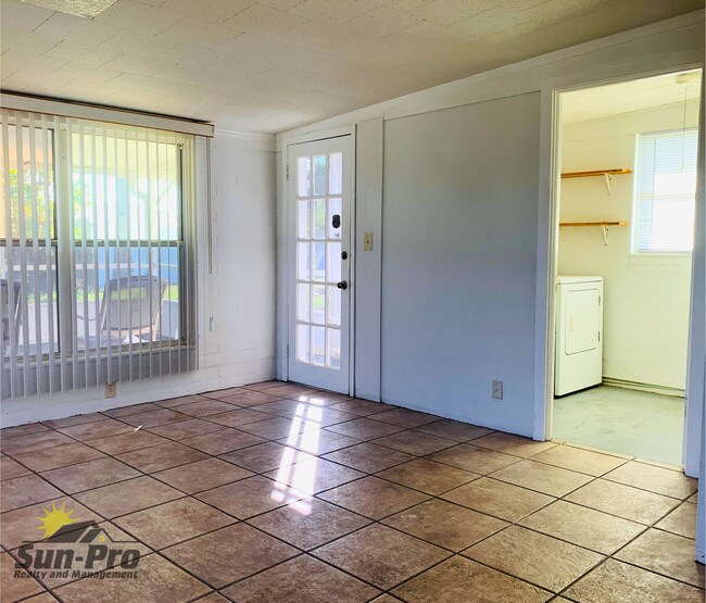 Building Photo - 40 Beechwood Dr