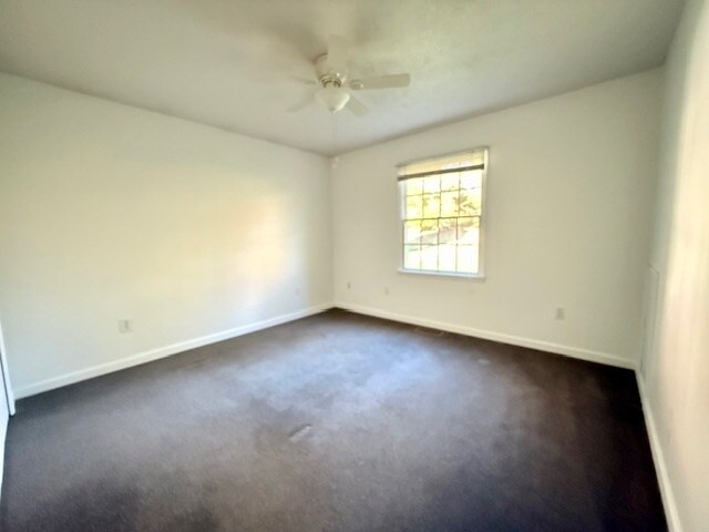 Building Photo - 834 Ellis Ave