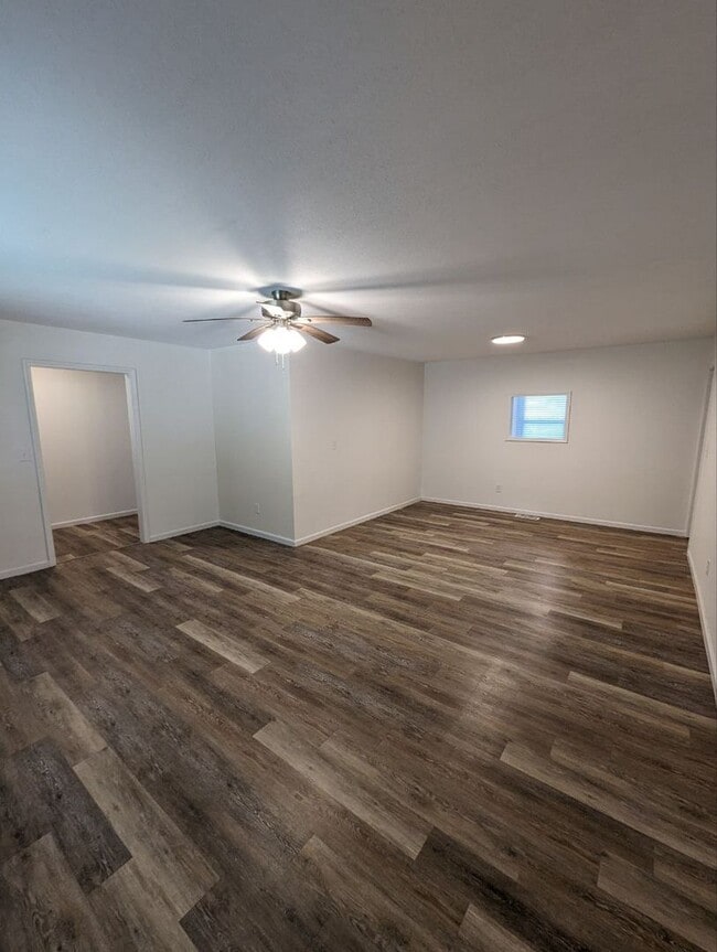 Building Photo - Primrose Market Place - Battlefield Mall A...