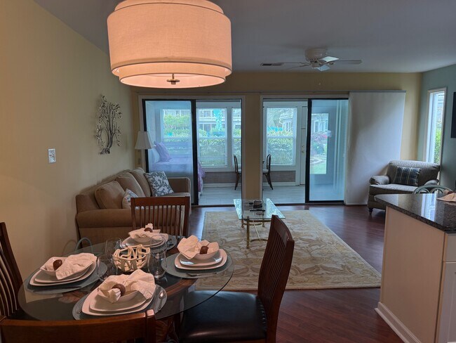 Building Photo - 3700 Golf Colony Ln