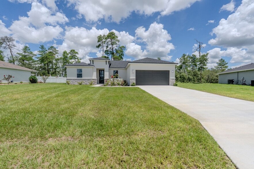 Building Photo - 4739 SW 159th Ln