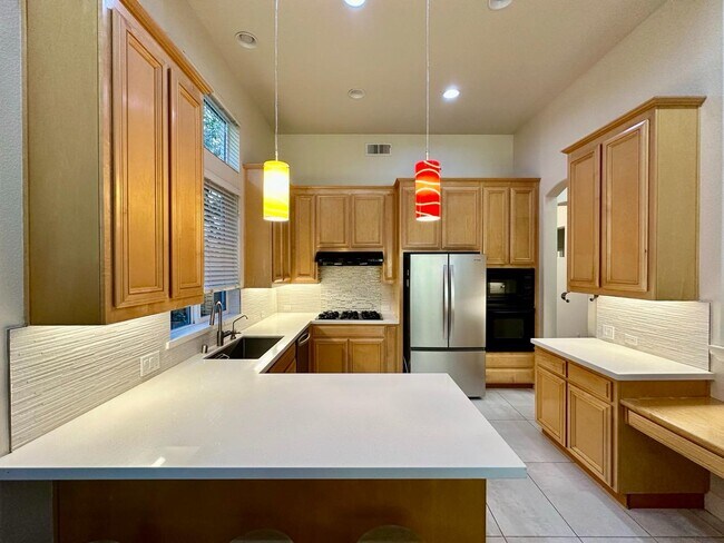 Building Photo - 3980 Avignon Ln