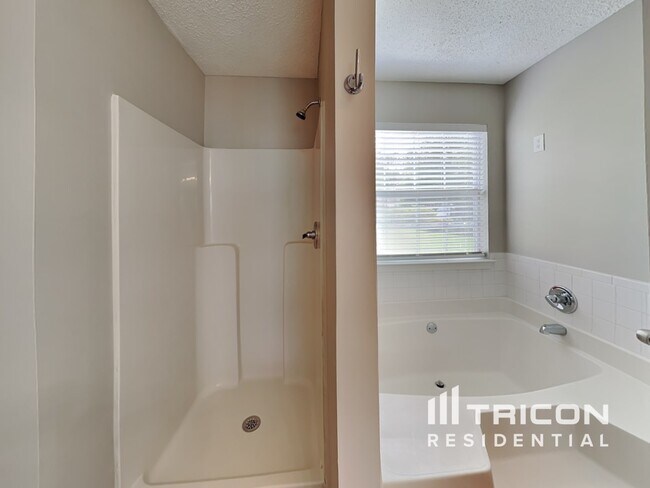 Building Photo - 2605 Thunder Basin Way