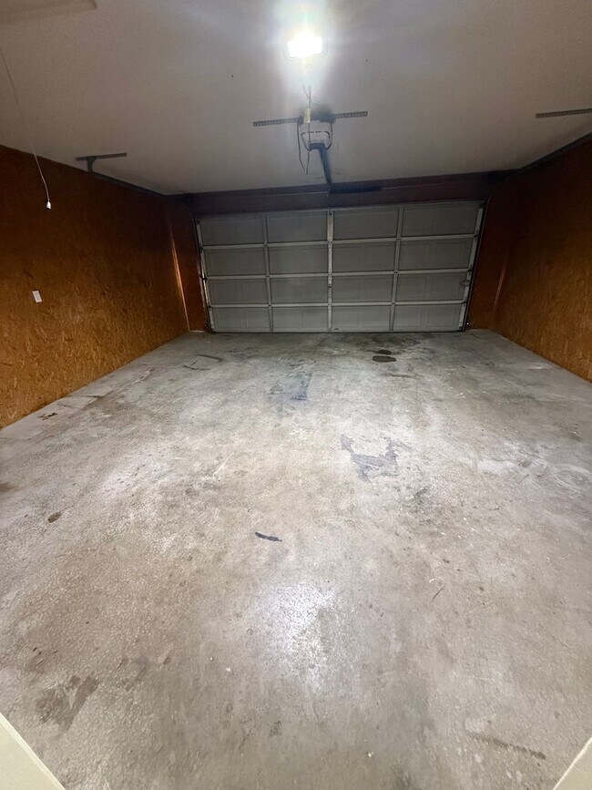 Building Photo - 1826 Ingalls Ln