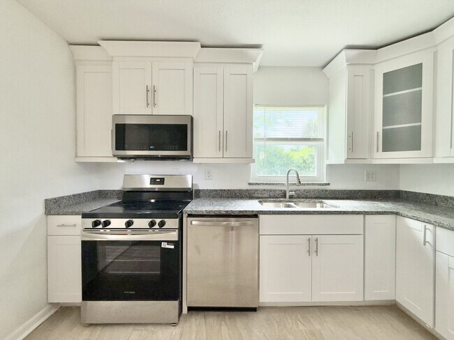 Building Photo - 2125 Mark Ave