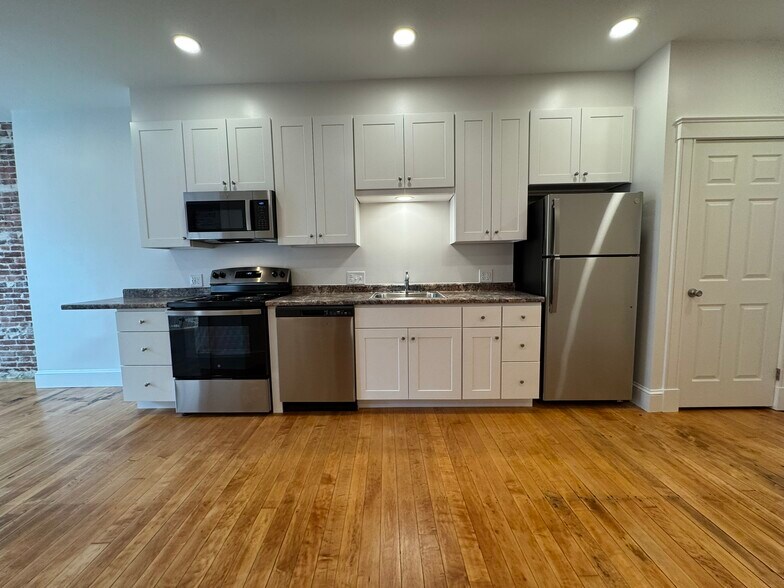 Building Photo - 29-41 Congress St