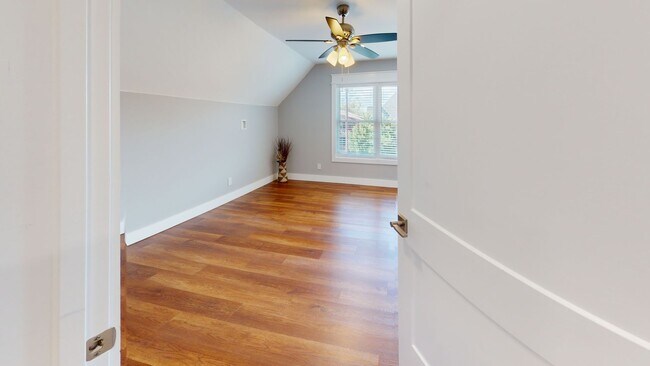 Building Photo - 1704 Highland Ave
