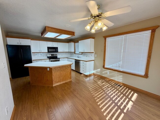 Building Photo - 3351 35th St