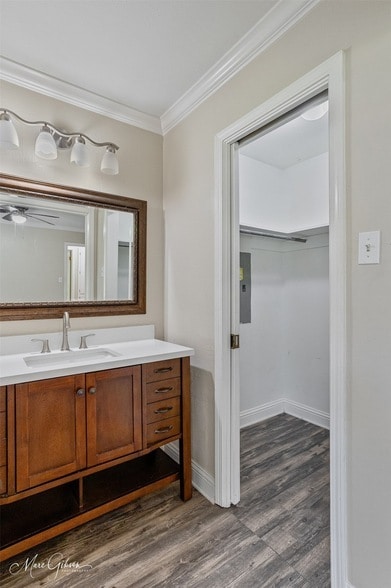 Building Photo - 9209 Blue Spruce Dr
