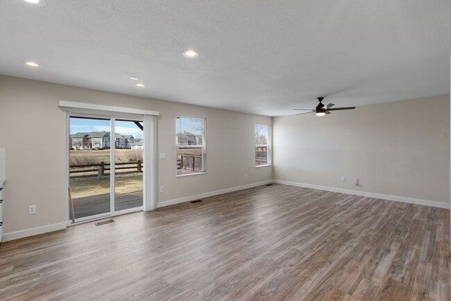 Building Photo - Beautifully Remodeled 3-Bedroom Townhome!