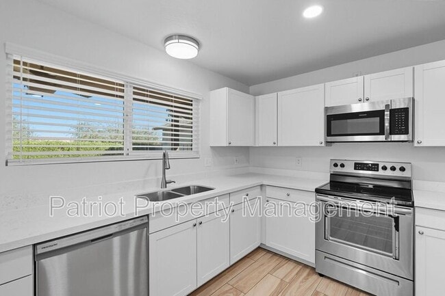 Building Photo - 821 N 87th Pl