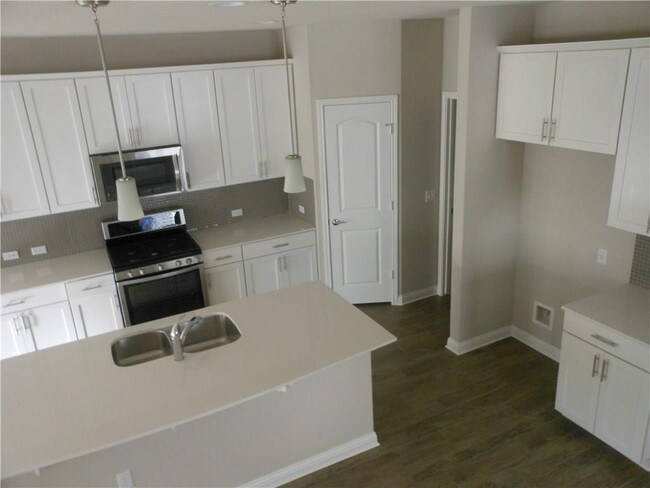 Building Photo - 9402 Privet Dr
