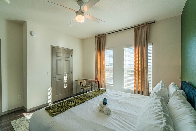 Building Photo - 9600 W Georgia Ave