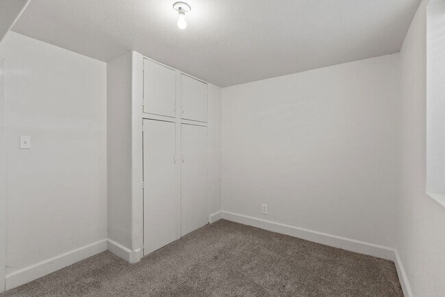 Building Photo - 1721-1723 Dotsero Ave