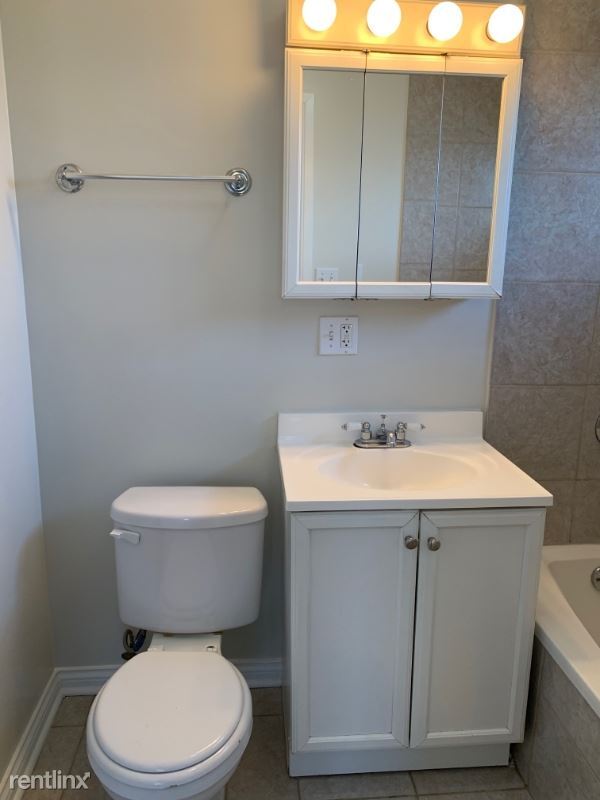 Building Photo - 2 br, 2 bath Apartment - 6414 N RIDGE BLVD