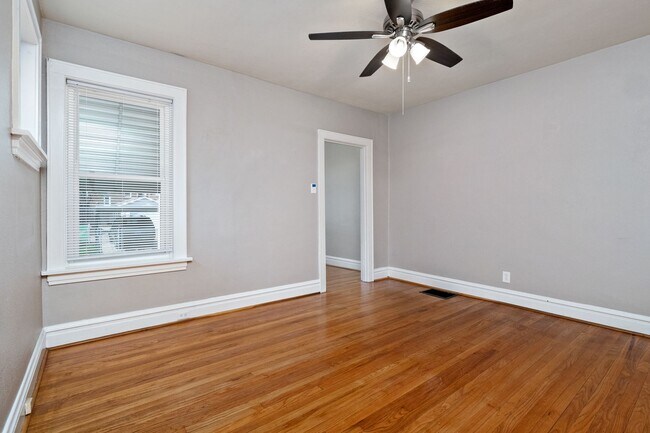 Building Photo - 6271-6273 Odell