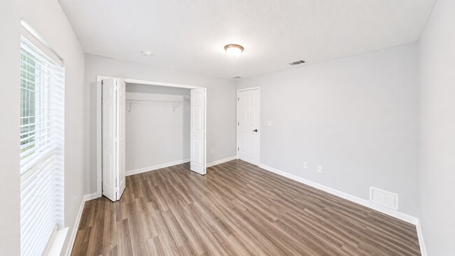 Building Photo - Beautiful 3 Bedroom Home for Rent in Hidden Lake – SW Ocala
