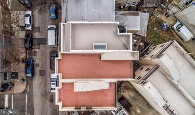 Building Photo - 1456 E Columbia Ave