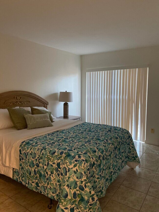 Building Photo - 1772 Gulfstream Ave