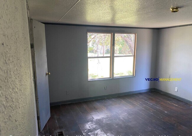 Building Photo - 16055 TX-16