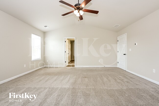 Building Photo - 281 Villa Grande Dr