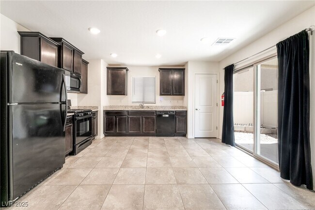 Building Photo - 6213 Clackamas Ct