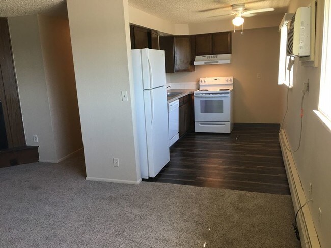 Building Photo - 7091 Hooker St