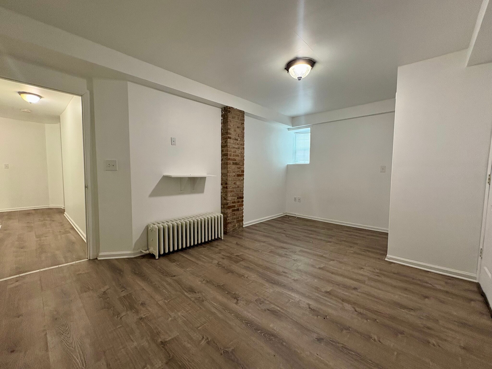 Building Photo - 2 Hollowbrook Pl