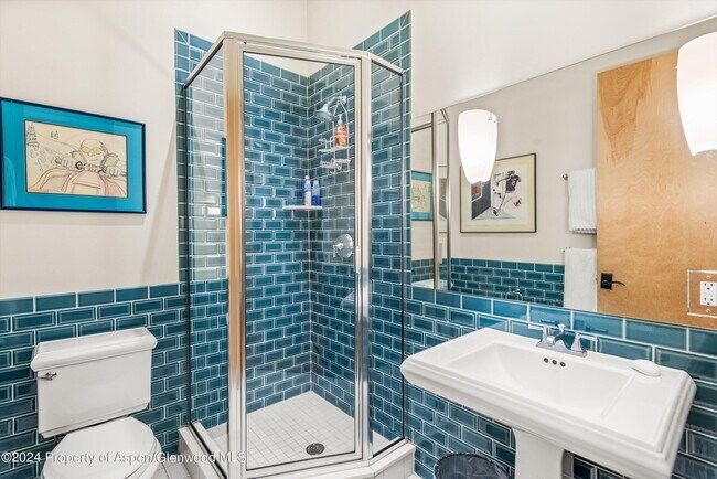 Building Photo - 308 Park Ave