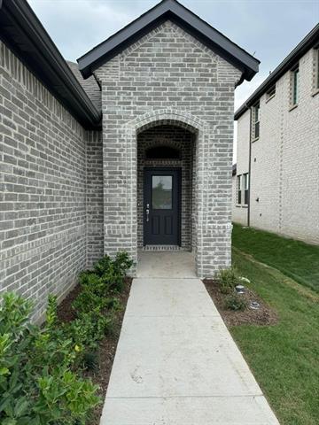 Building Photo - 3904 Kenwood Dr