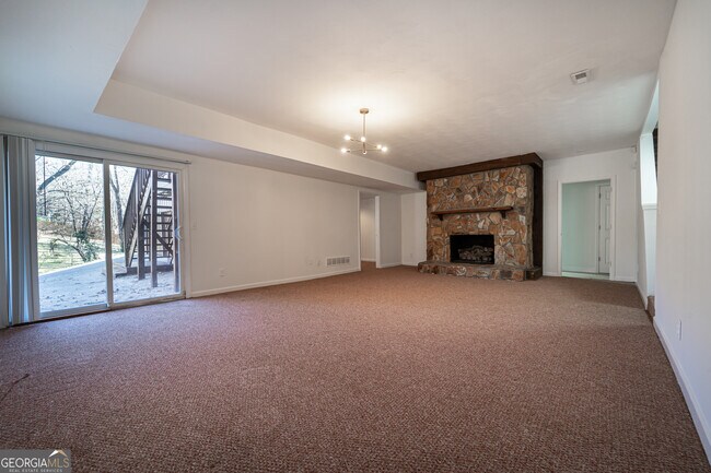 Building Photo - 3926 Clubland Dr