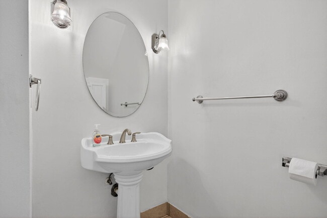 Building Photo - 7599 NW 73rd Terrace