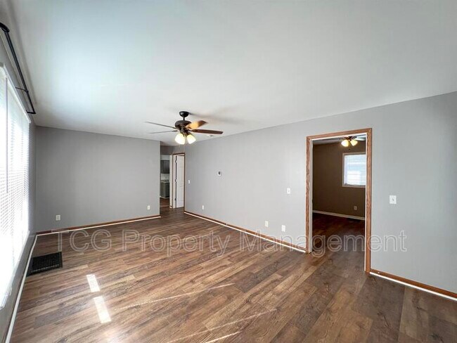 Building Photo - 629 3rd Ave